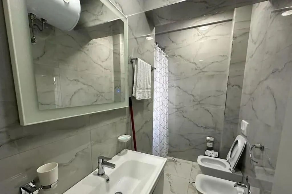 Lejlighed Evi'S Apartament Ne Plazh Buze Detit Durrës Albanien