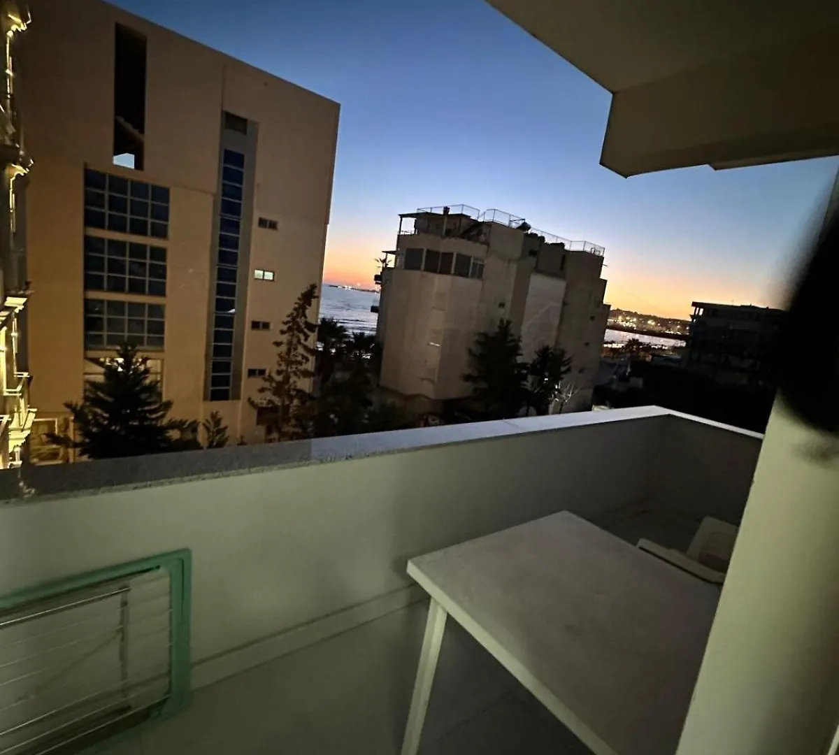 Lejlighed Evi'S Apartament Ne Plazh Buze Detit Durrës