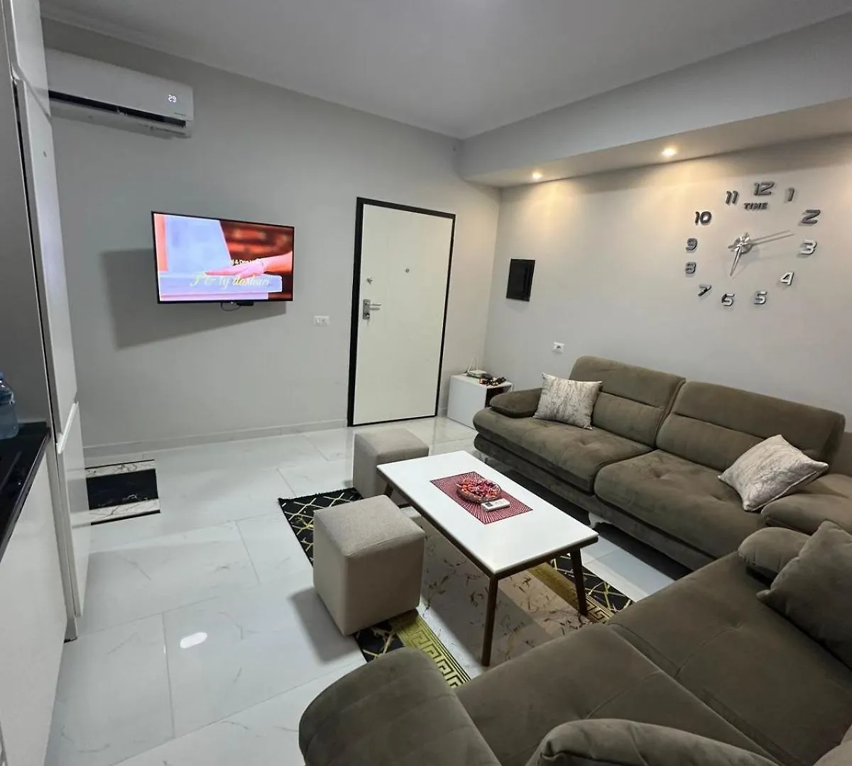 Evi'S Apartament Ne Plazh Buze Detit Durres Apartment