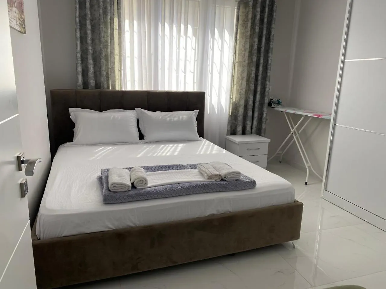Evi'S Apartament Ne Plazh Buze Detit Durres Apartment